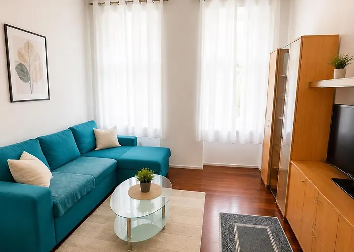 Near U-bahn Up To 4 Guests 2,5 Km To Center Bed Sofa Bed Wi-fi Διαμέρισμα