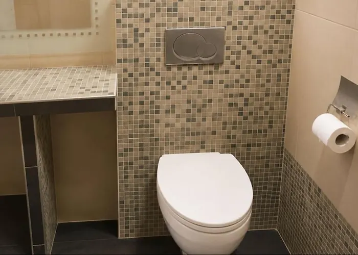 Διαμέρισμα Near U-bahn Up To 4 Guests 2,5 Km To Center Bed Sofa Bed Wi-fi *