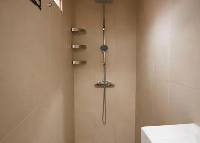 Near U-bahn Up To 4 Guests 2,5 Km To Center Bed Sofa Bed Wi-fi *