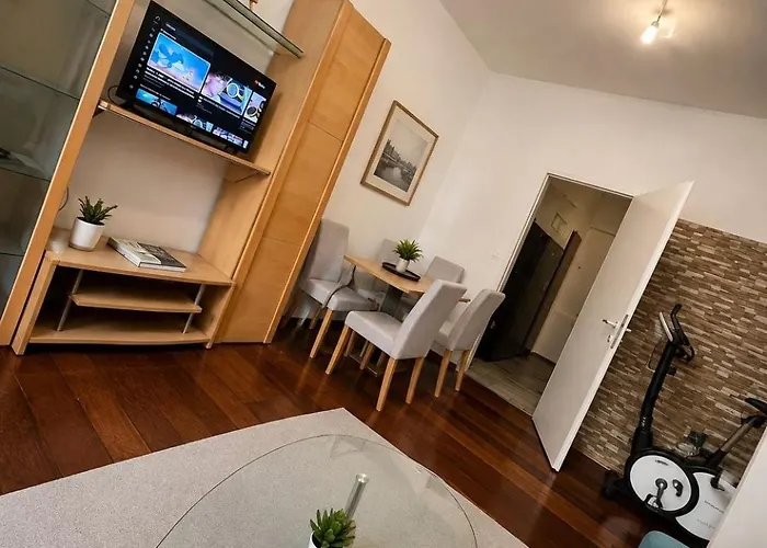 Διαμέρισμα Near U-bahn Up To 4 Guests 2,5 Km To Center Bed Sofa Bed Wi-fi *