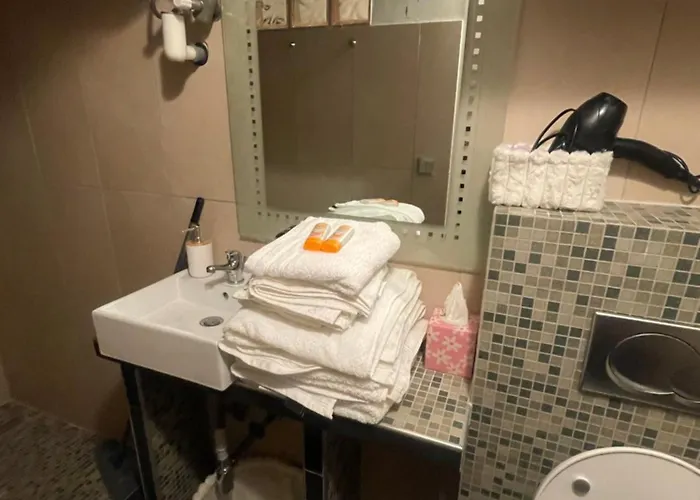 Near U-bahn Up To 4 Guests 2,5 Km To Center Bed Sofa Bed Wi-fi